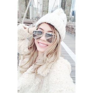 Meet your Posher, Alice